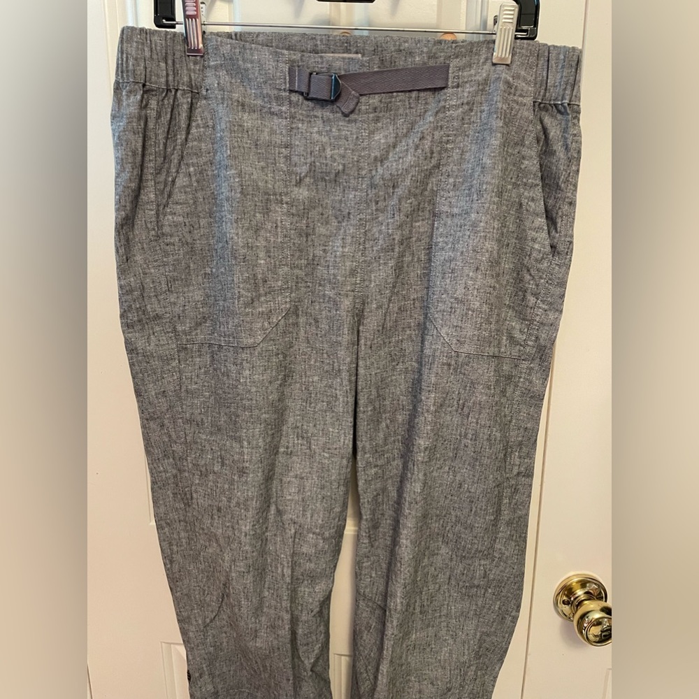 Royal Robbins Hempline Capri in Asphalt